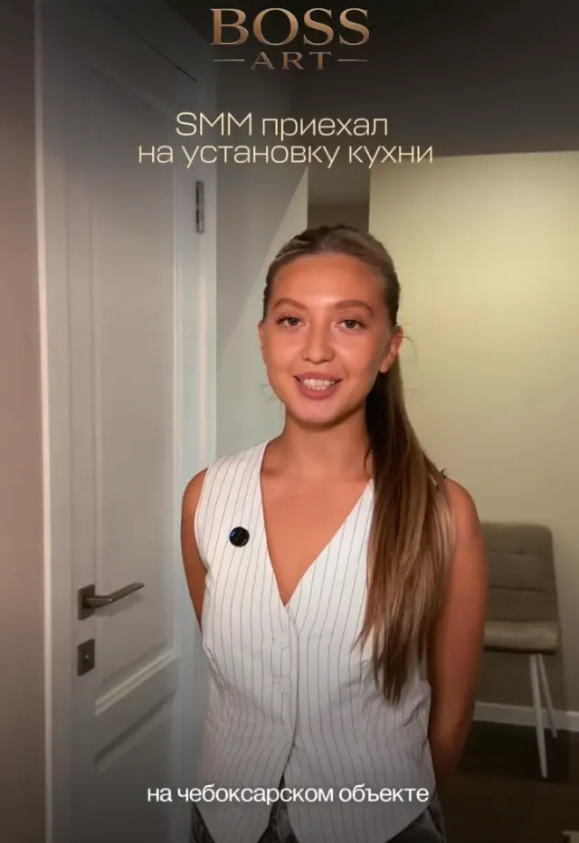 Монтажники BOSS ART собирают кухню на объекте